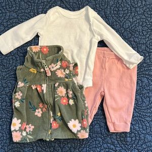 Carter’s 3 Piece Newborn Outfit